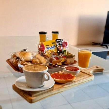 Apartament Piso Centrico - Desayuno De Bienvenida Ferrol Zewnętrze zdjęcie